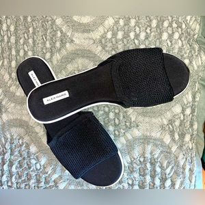 NWOT Alex Marie Black Sling Sandal